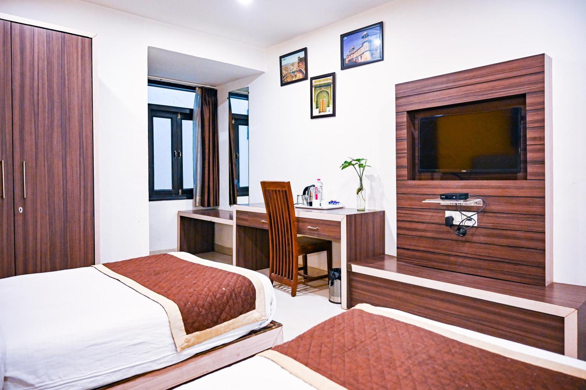 ฑุทาส พาเลซ Hotel ชัยปุระ ภายนอก รูปภาพ